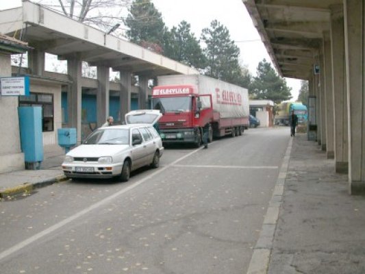 Renault cu ITP fals, descoperit în Negru Vodă